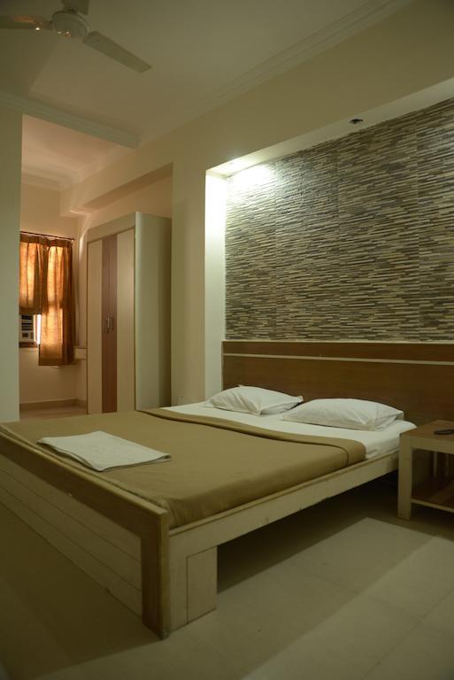 Hotel Sri Sai Krupa Hyderabad Room photo